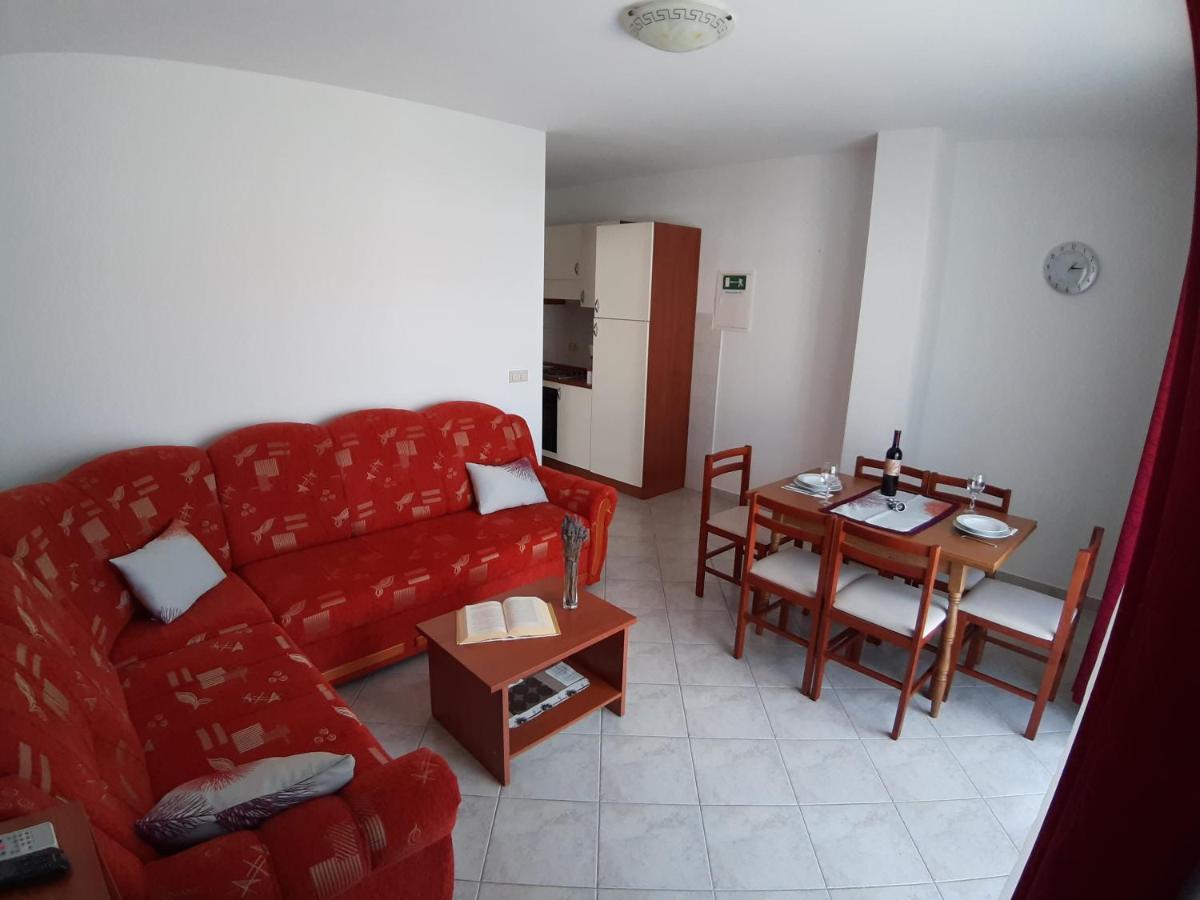 Apartments Mihael Малинска Екстериор снимка